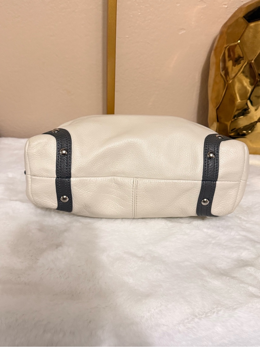 Coach White Leather Shoulder Bag with gray Accents - Picture 11 of 17